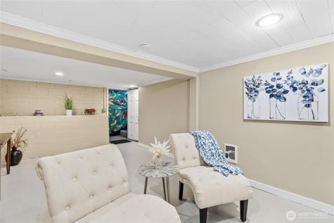 2300 NE 8th Place Renton WA 98056