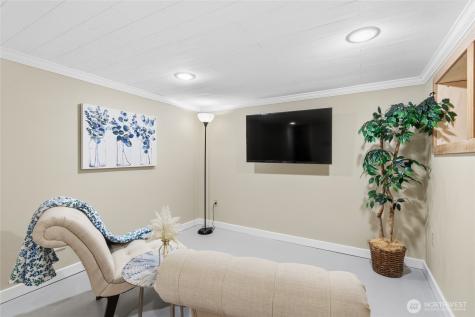 2300 NE 8th Place Renton WA 98056
