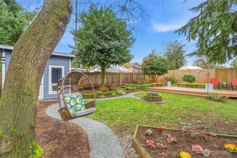 2300 NE 8th Place Renton WA 98056