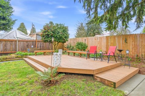2300 NE 8th Place Renton WA 98056