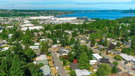 2300 NE 8th Place Renton WA 98056