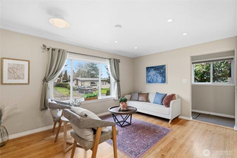 2300 NE 8th Place Renton WA 98056