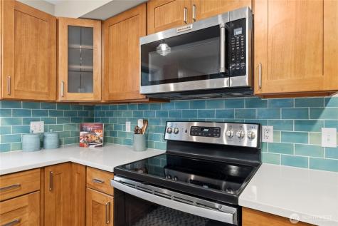 2300 NE 8th Place Renton WA 98056