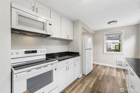 517 Bronson Way NE Renton WA 98056