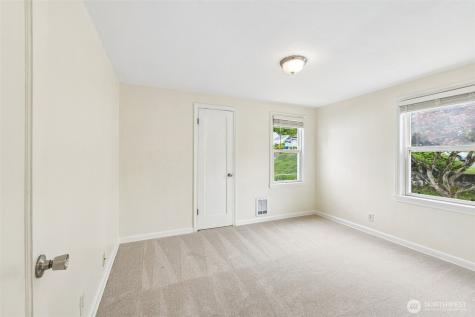 517 Bronson Way NE Renton WA 98056