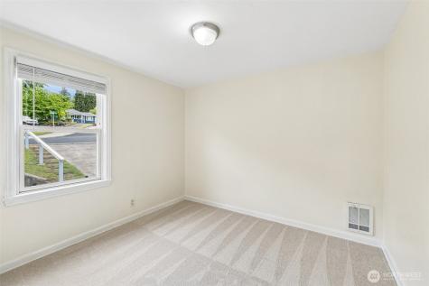 517 Bronson Way NE Renton WA 98056