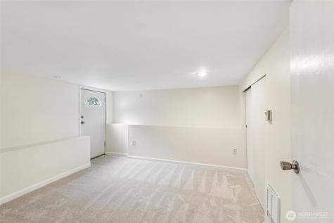 517 Bronson Way NE Renton WA 98056
