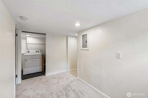 517 Bronson Way NE Renton WA 98056