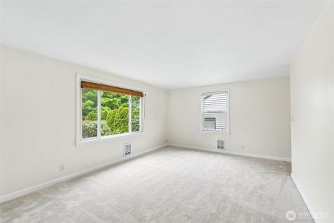 517 Bronson Way NE Renton WA 98056
