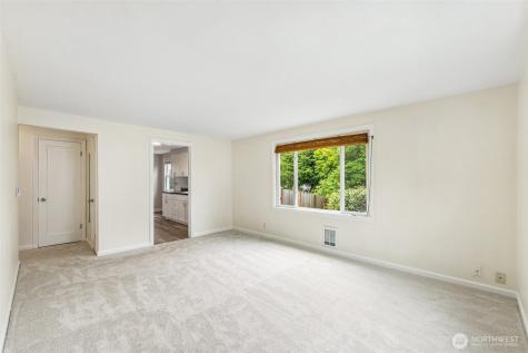 517 Bronson Way NE Renton WA 98056
