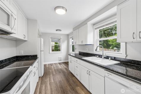 517 Bronson Way NE Renton WA 98056