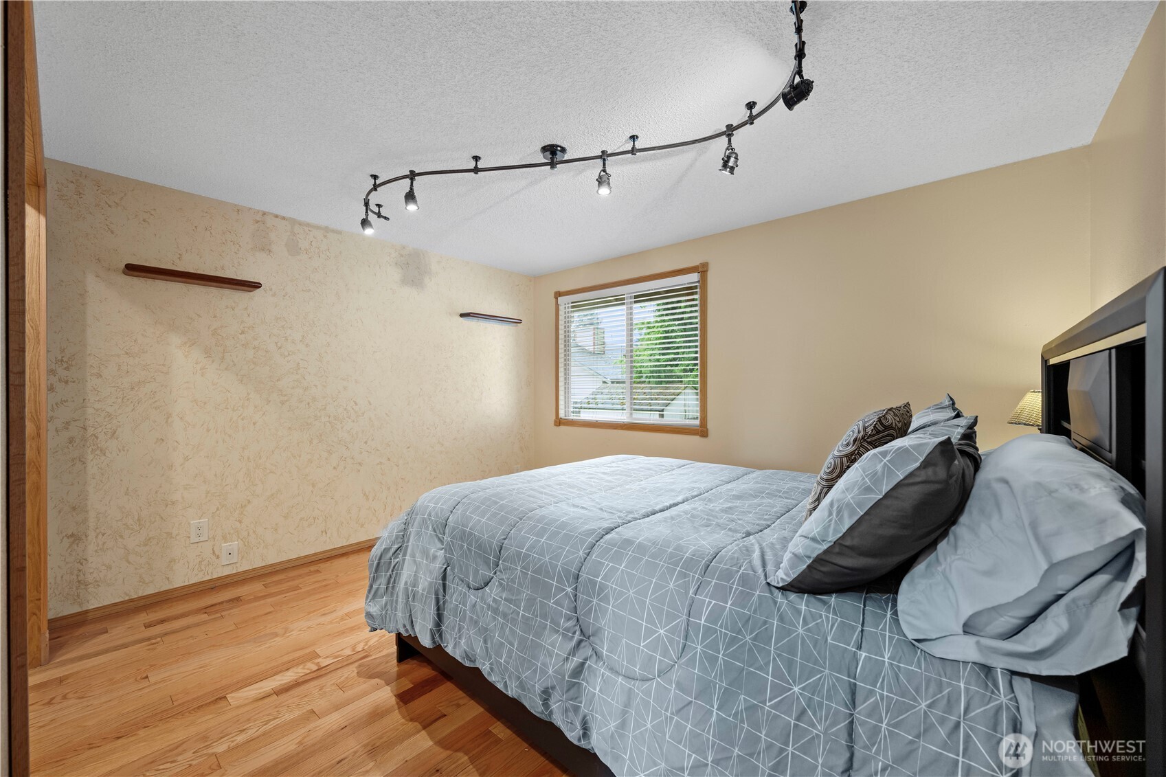25833 131st Place SE Kent WA 98030