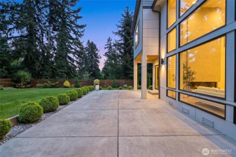 9824 Fruitland Avenue E Puyallup WA 98373