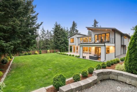 9824 Fruitland Avenue E Puyallup WA 98373