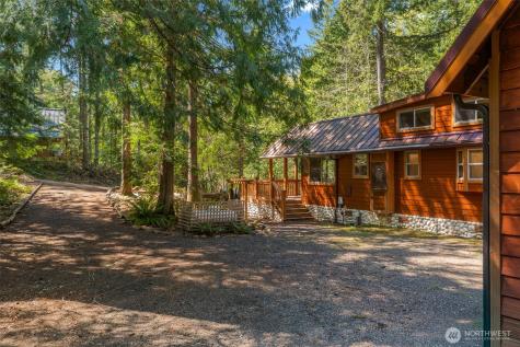 70 N Staircase Drive Hoodsport WA 98548