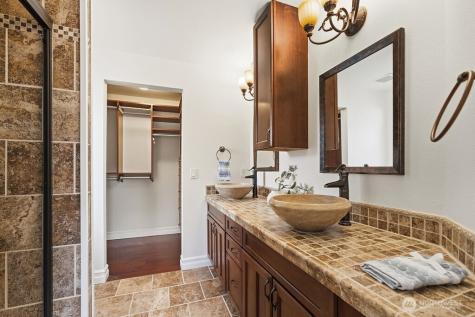 1728 Amber Boulevard Puyallup WA 98372