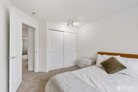 1728 Amber Boulevard Puyallup WA 98372