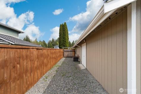 1728 Amber Boulevard Puyallup WA 98372