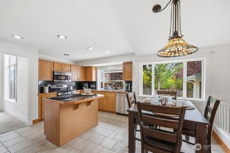 1728 Amber Boulevard Puyallup WA 98372