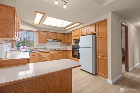 17373 Woodcrest Drive NE Bothell WA 98011