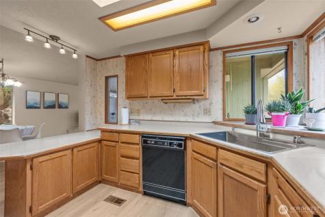17373 Woodcrest Drive NE Bothell WA 98011