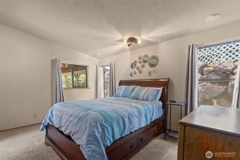17373 Woodcrest Drive NE Bothell WA 98011