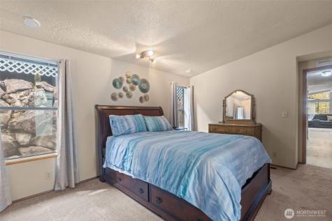 17373 Woodcrest Drive NE Bothell WA 98011