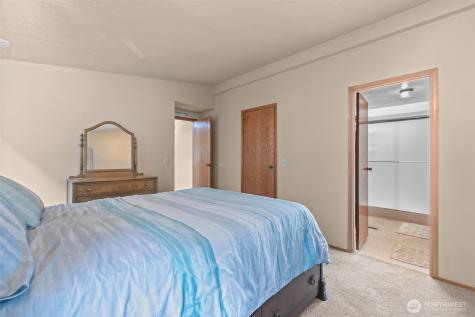 17373 Woodcrest Drive NE Bothell WA 98011