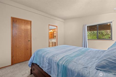 17373 Woodcrest Drive NE Bothell WA 98011