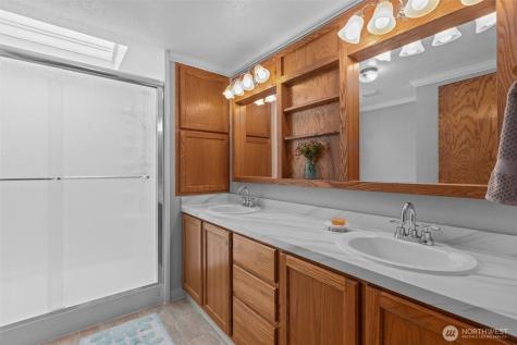 17373 Woodcrest Drive NE Bothell WA 98011