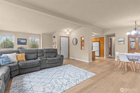 17373 Woodcrest Drive NE Bothell WA 98011