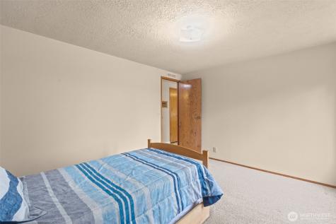 17373 Woodcrest Drive NE Bothell WA 98011