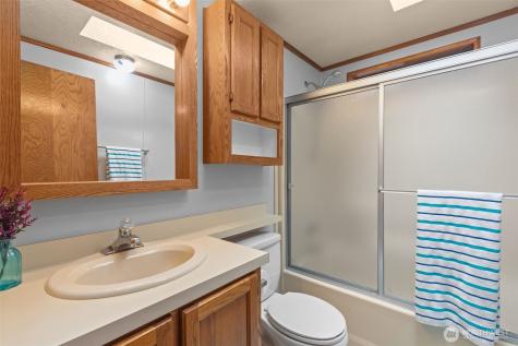 17373 Woodcrest Drive NE Bothell WA 98011