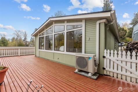 17373 Woodcrest Drive NE Bothell WA 98011