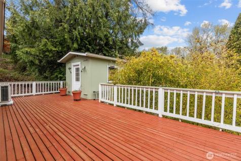 17373 Woodcrest Drive NE Bothell WA 98011