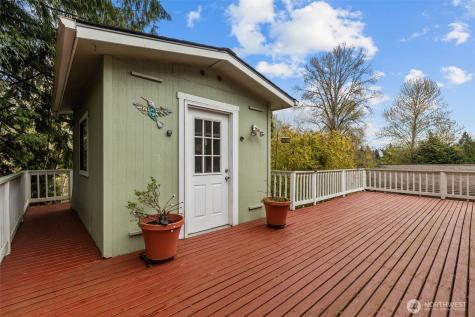 17373 Woodcrest Drive NE Bothell WA 98011