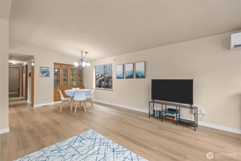 17373 Woodcrest Drive NE Bothell WA 98011