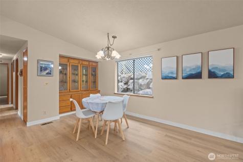 17373 Woodcrest Drive NE Bothell WA 98011