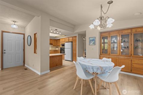 17373 Woodcrest Drive NE Bothell WA 98011
