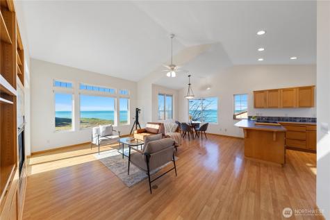 2337 West Beach Road Oak Harbor WA 98277