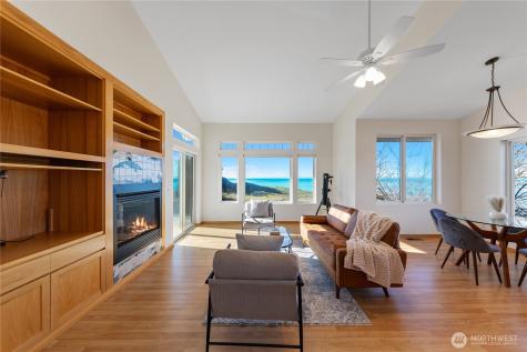 2337 West Beach Road Oak Harbor WA 98277
