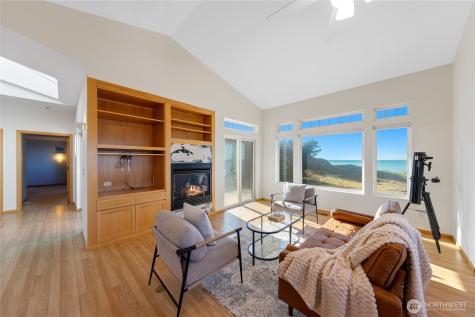 2337 West Beach Road Oak Harbor WA 98277
