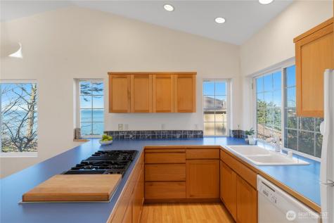 2337 West Beach Road Oak Harbor WA 98277