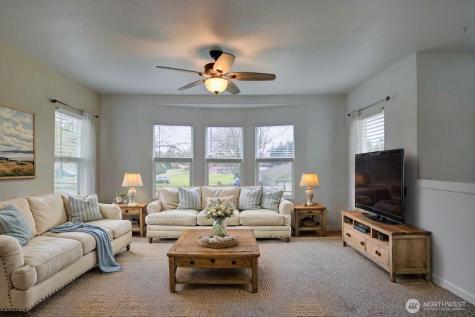 3196 Hawks Prairie Road Oak Harbor WA 98277