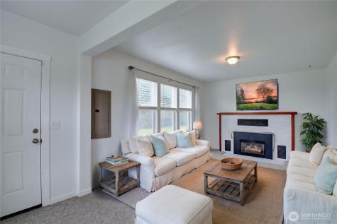 3196 Hawks Prairie Road Oak Harbor WA 98277