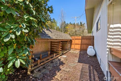 2403 Elliott Avenue NW Olympia WA 98502