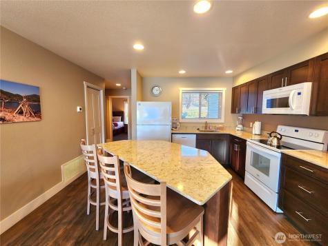 1 Lakeside 709-o Manson WA 98831