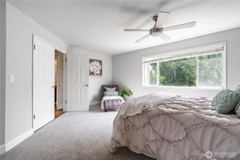 902 52nd Street SE Auburn WA 98092
