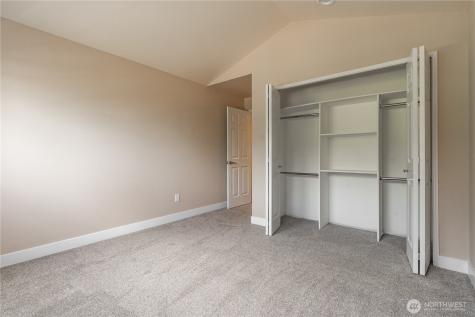 902 52nd Street SE Auburn WA 98092