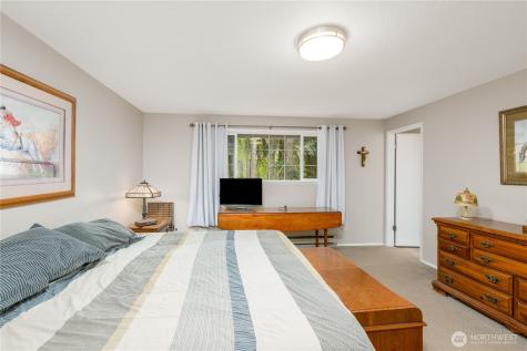2126 Clipper Cove Port Angeles WA 98362